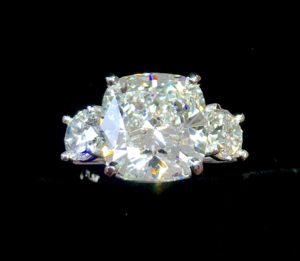 Gorgeous 3-Stone Diamond Engagement Ring